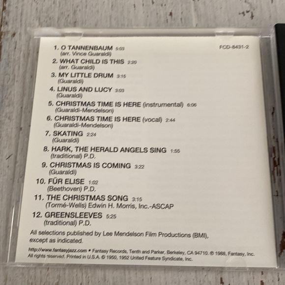 1988 A Charlie Brown Christmas CD - Vince Guaraldi Trio Holiday Jazz Music - Picture 7 of 8